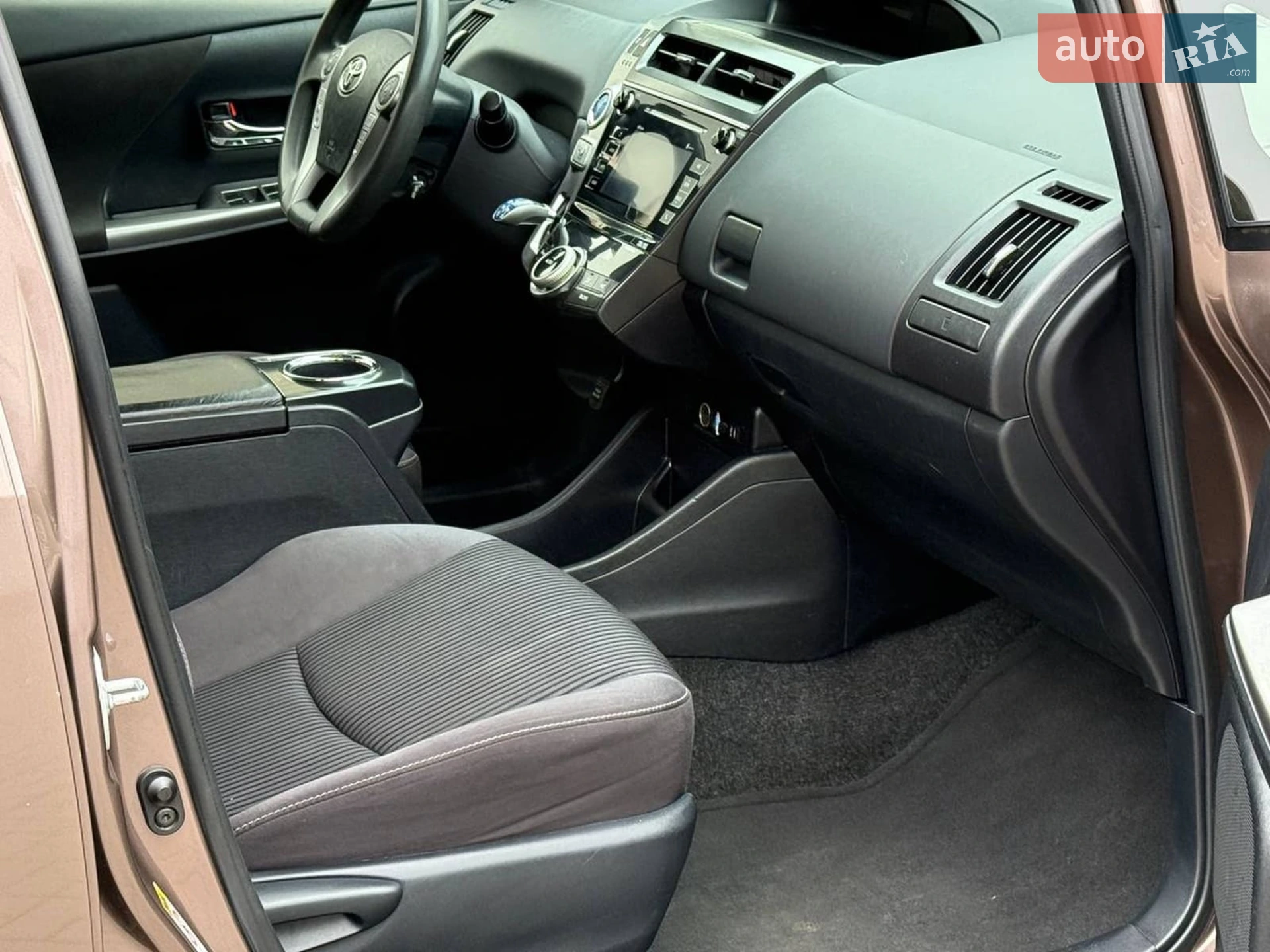 2015 Toyota Prius v (+) - мініатюра 19