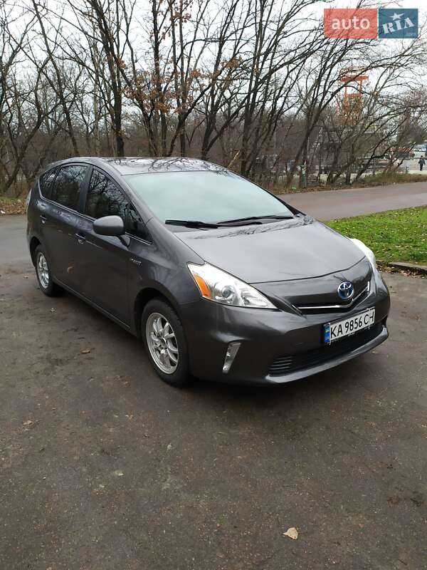 Универсал Toyota Prius v 2014 в Киеве фото 6 Универсал Toyota Prius v 2014 в Киеве