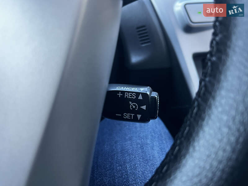 Универсал Toyota Prius v 2013 в Луцке фото 25 Универсал Toyota Prius v 2013 в Луцке