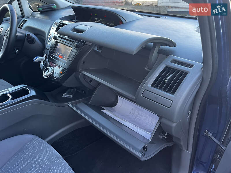 Универсал Toyota Prius v 2013 в Луцке фото 41 Универсал Toyota Prius v 2013 в Луцке