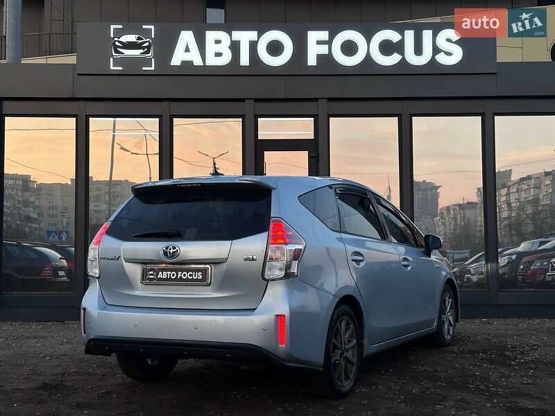 Универсал Toyota Prius v 2015 в Киеве