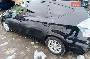 Универсал Toyota Prius v 2012 в Львове