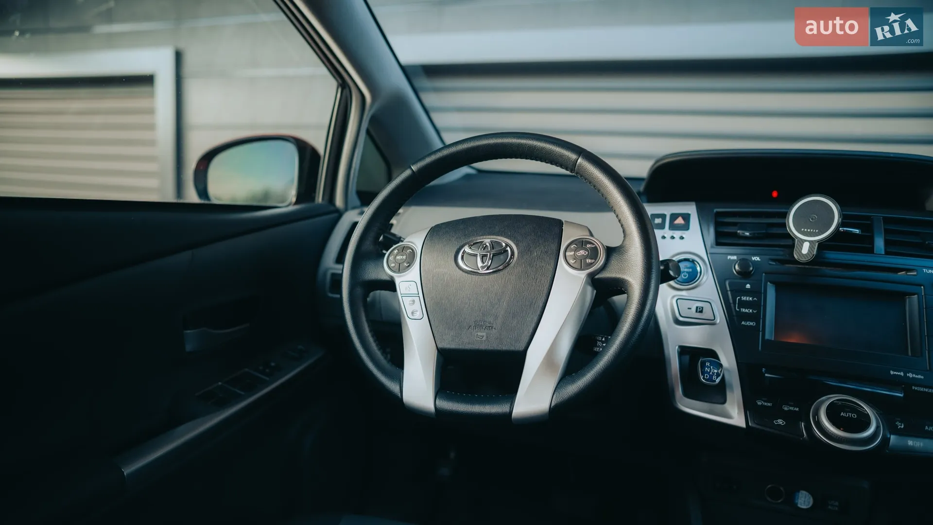 2013 Toyota Prius v (+) - мініатюра 48
