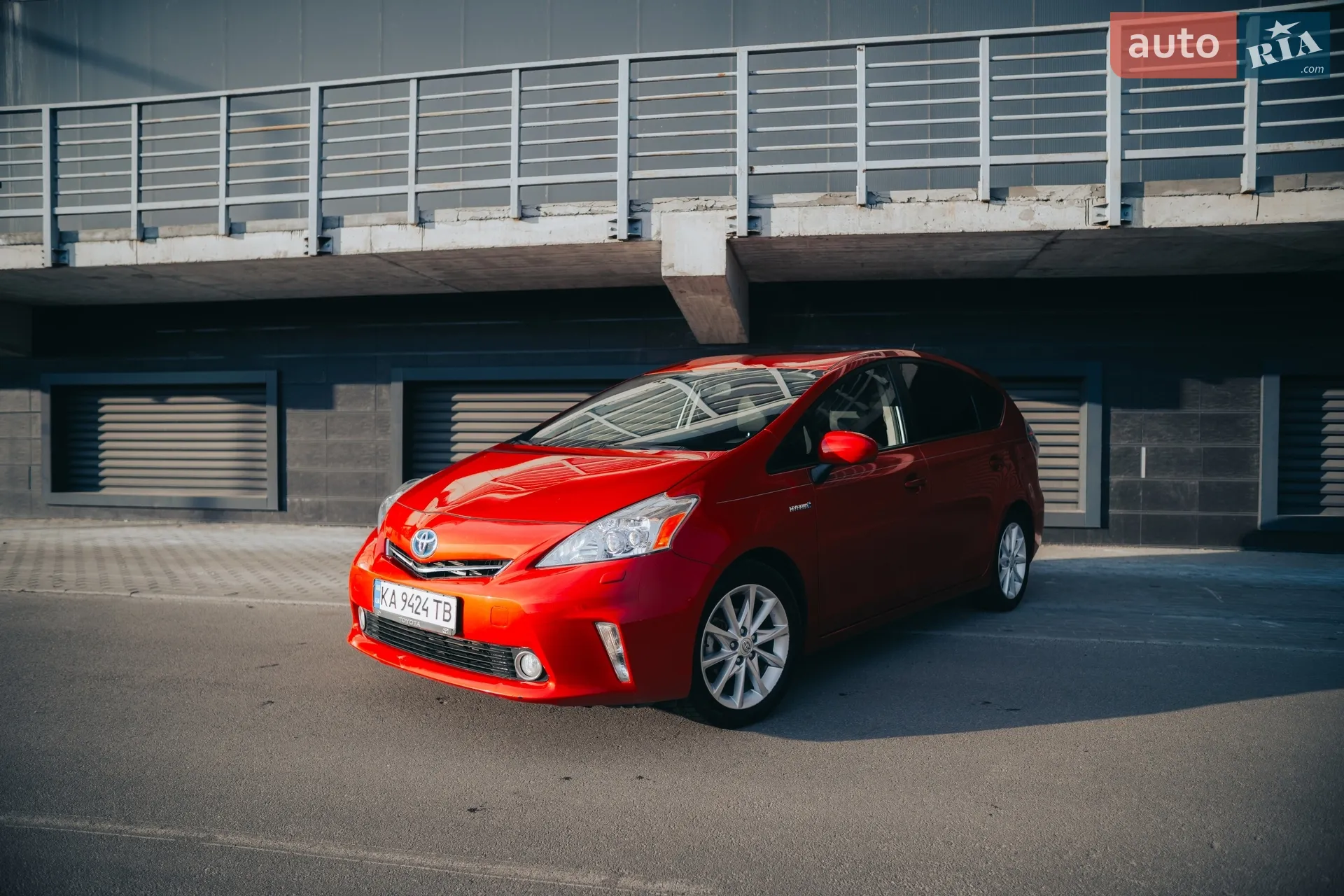 2013 Toyota Prius v (+) - мініатюра 2