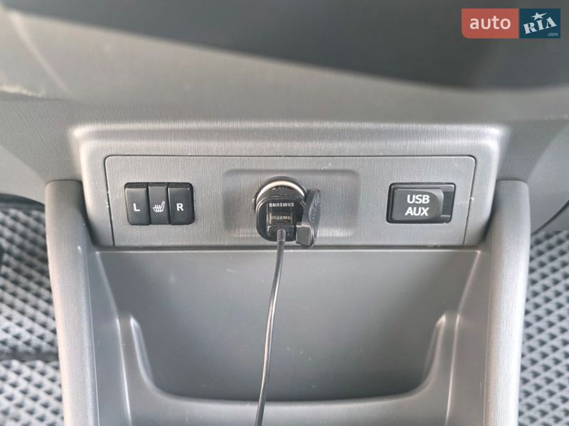 Универсал Toyota Prius v 2013 в Запорожье фото 15 Универсал Toyota Prius v 2013 в Запорожье