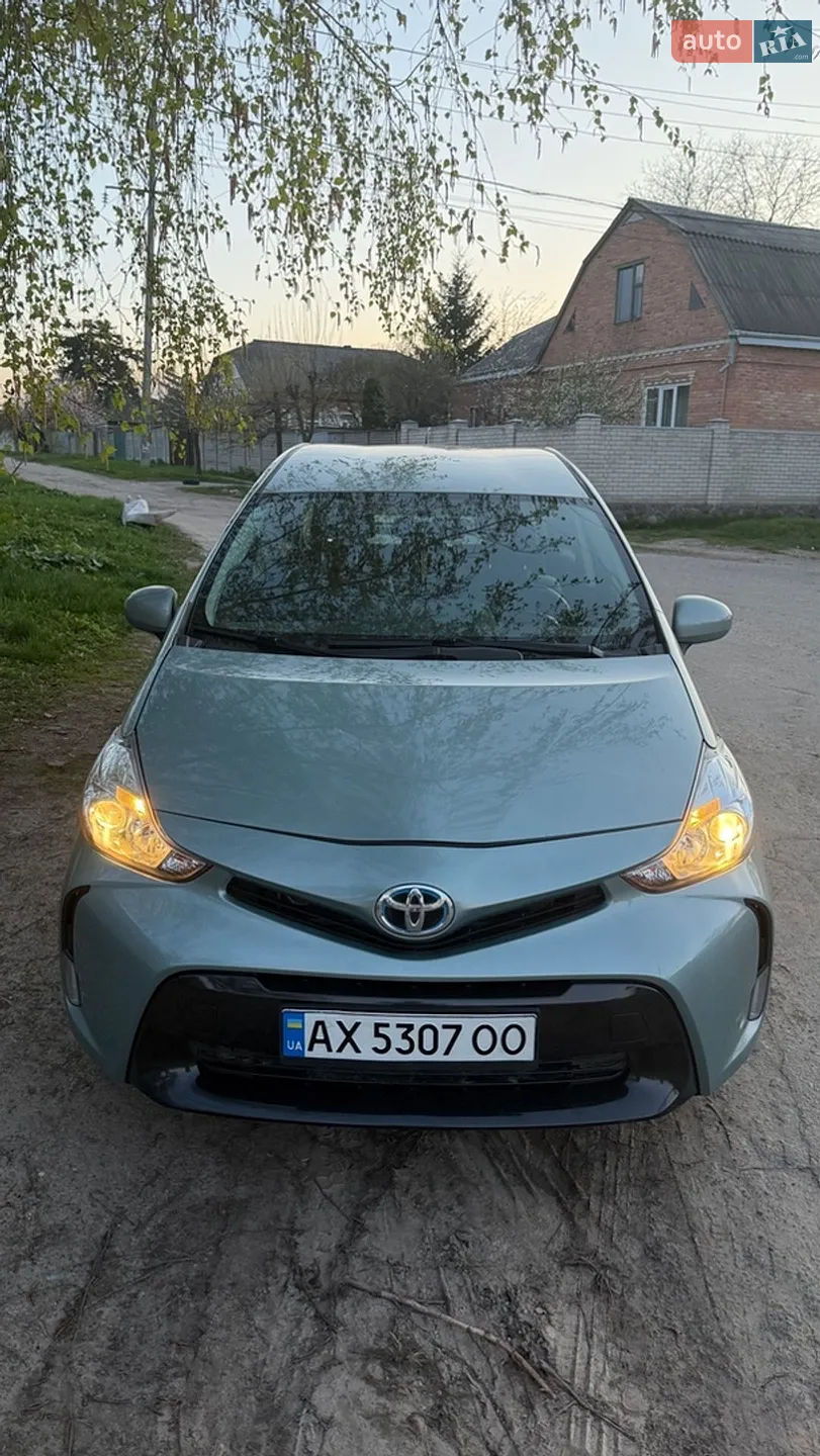 2015 Toyota Prius v (+) - мініатюра 12