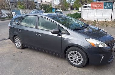 Універсал Toyota Prius v 2013 в Чорноморську
