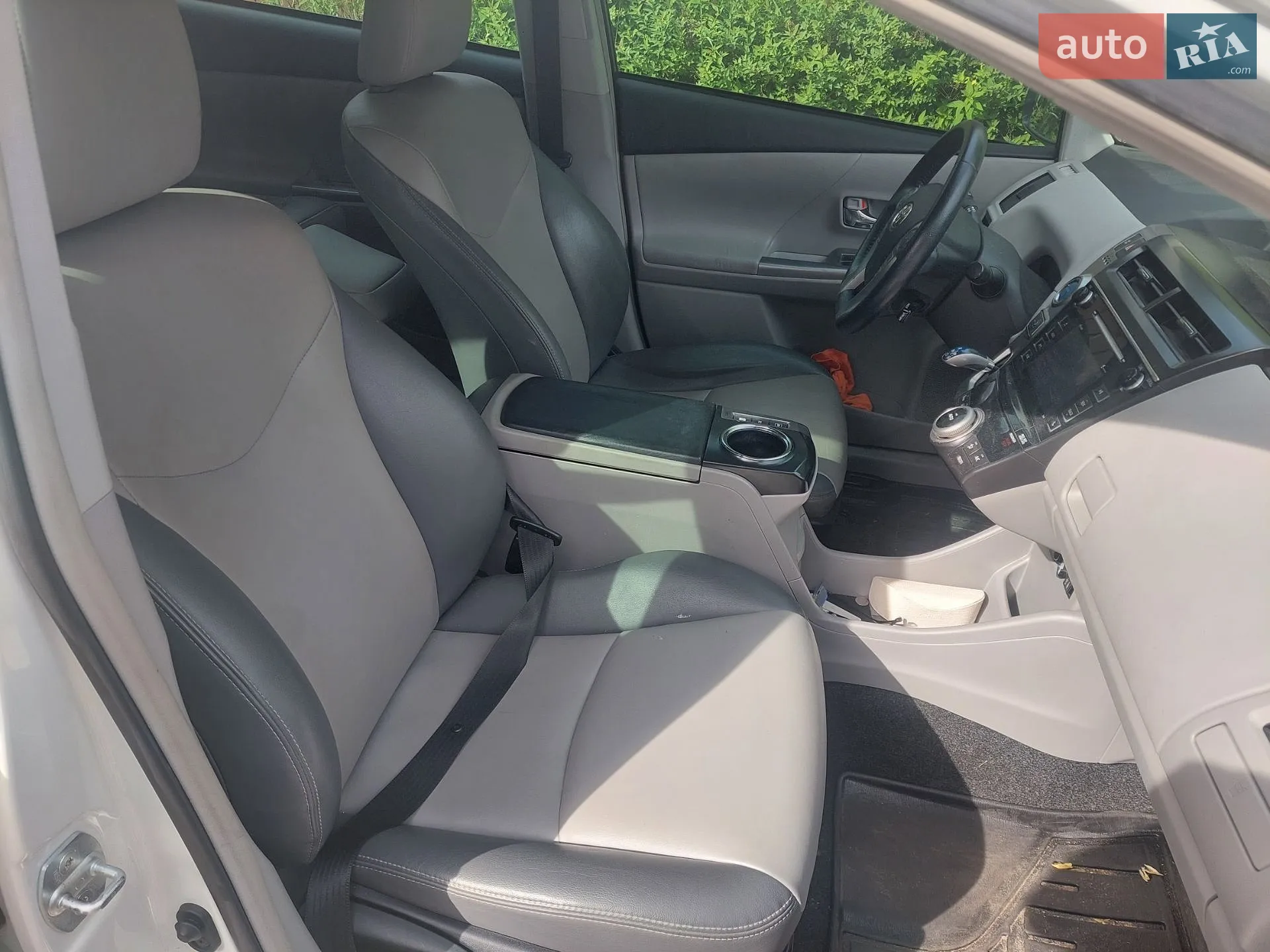 2015 Toyota Prius v (+) - мініатюра 7