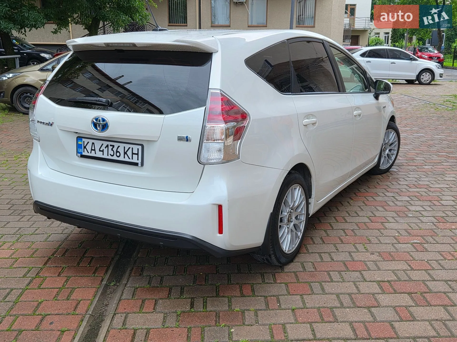 2014 Toyota Prius v (+) - мініатюра 6