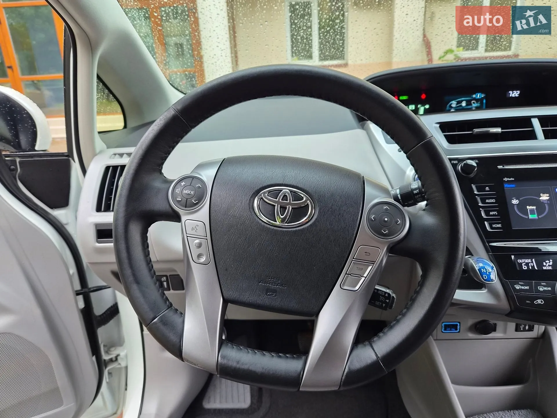 2014 Toyota Prius v (+) - мініатюра 30