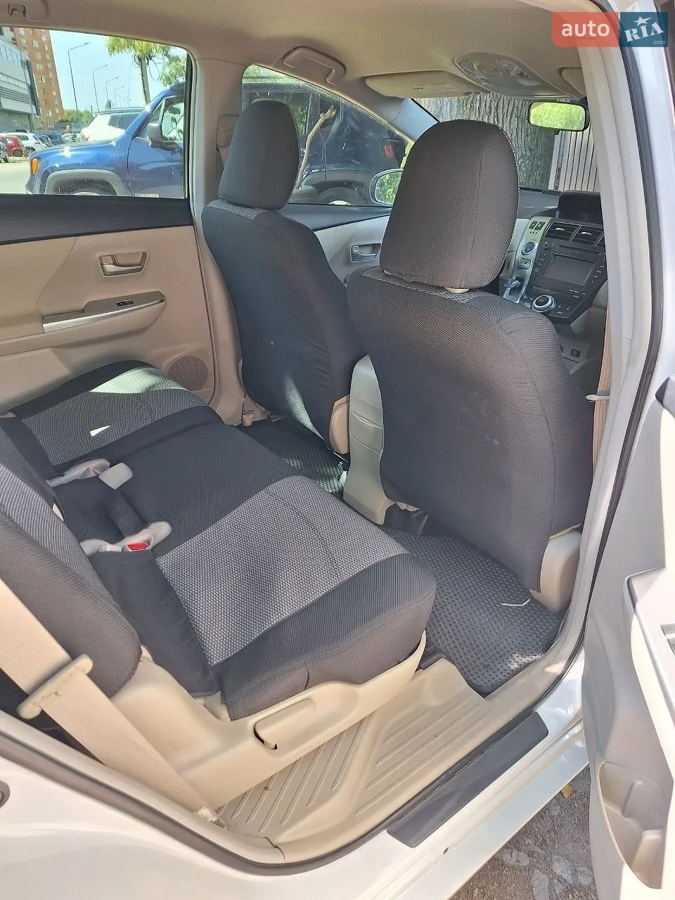 2012 Toyota Prius v (+) - мініатюра 18
