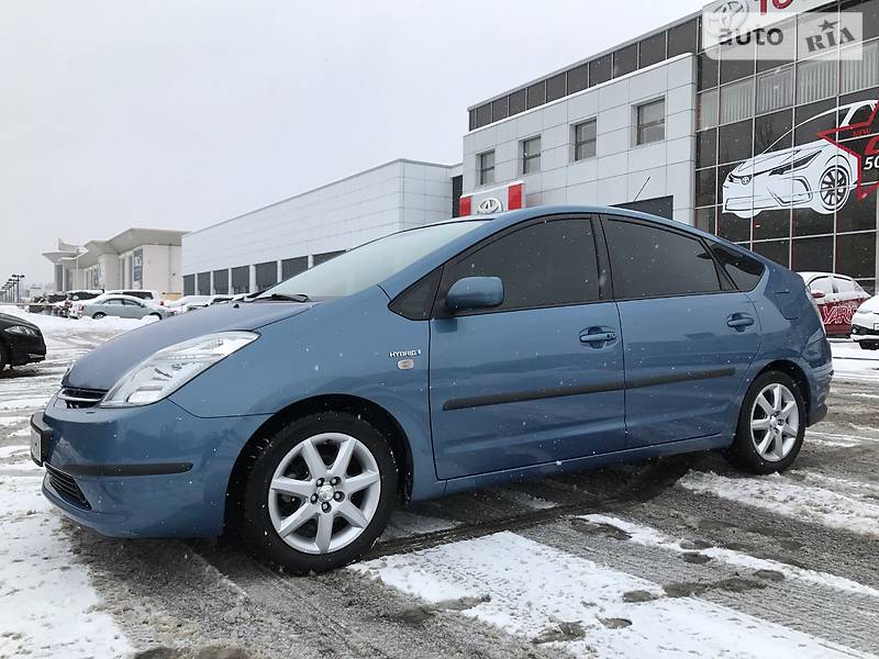 Хэтчбек Toyota Prius 2006 в Днепре