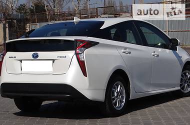 Седан Toyota Prius 2016 в Одессе