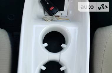 Седан Toyota Prius 2016 в 
