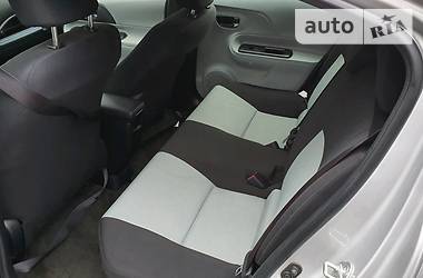 Хетчбек Toyota Prius 2013 в 