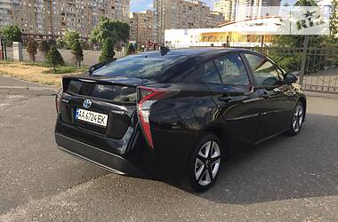 Хэтчбек Toyota Prius 2016 в Киеве