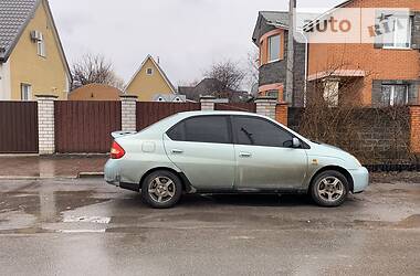 Седан Toyota Prius 2000 в 
