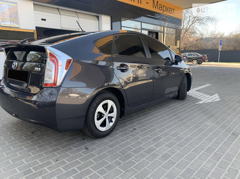 Хетчбек Toyota Prius 2015 в Харкові