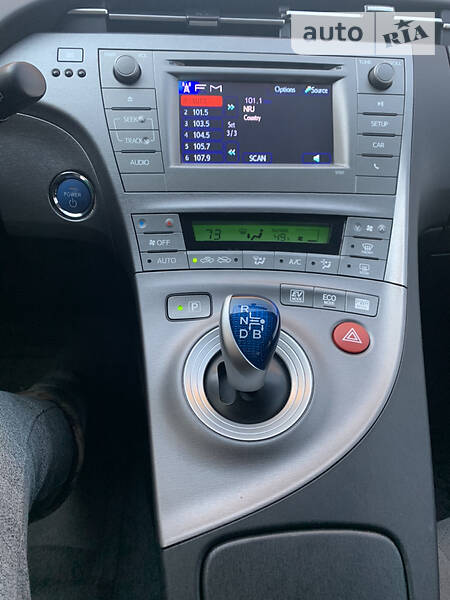 Хетчбек Toyota Prius 2015 в Харкові