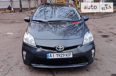 Седан Toyota Prius 2014 в Киеве