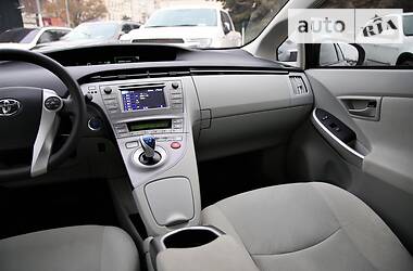 Седан Toyota Prius 2014 в Харькове
