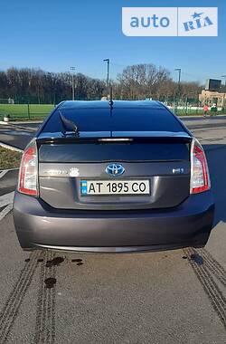 Седан Toyota Prius 2012 в Ивано-Франковске