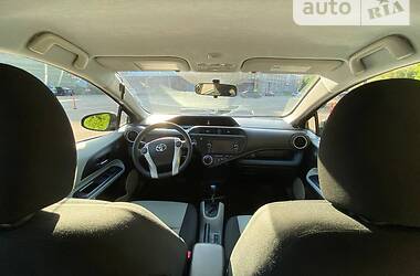 Хэтчбек Toyota Prius 2013 в Днепре