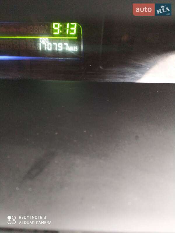 Універсал Toyota Prius 2014 в Чернівцях