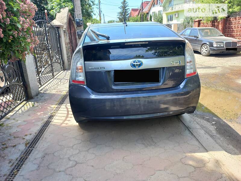 Хэтчбек Toyota Prius 2013 в Ужгороде