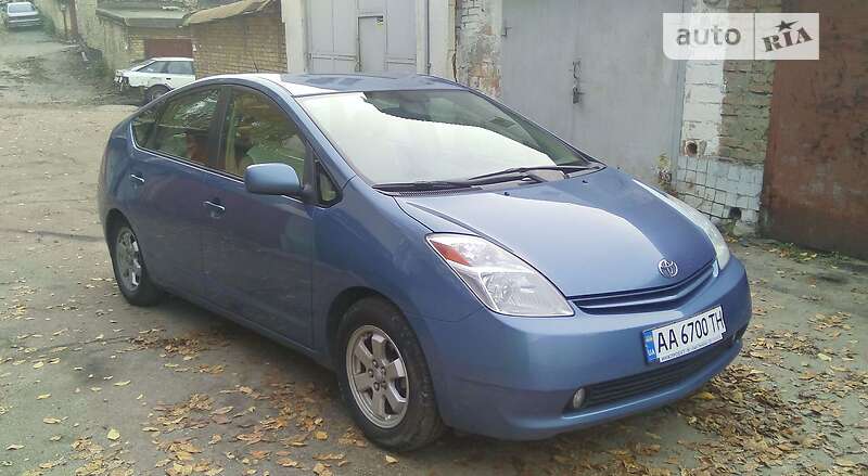 Хэтчбек Toyota Prius 2004 в Киеве