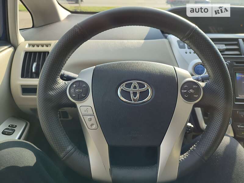 Универсал Toyota Prius 2012 в Львове