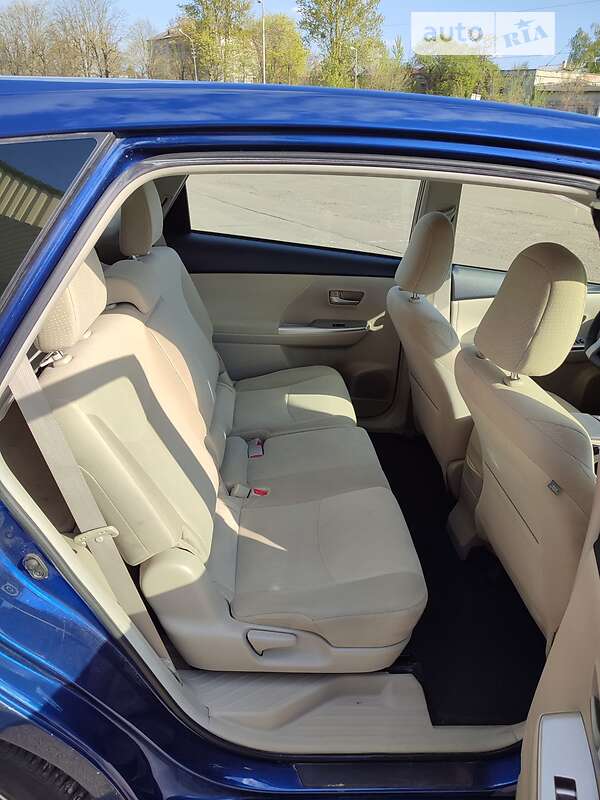 Универсал Toyota Prius 2012 в Львове