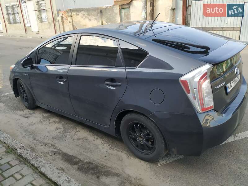 Хэтчбек Toyota Prius 2014 в Стрые