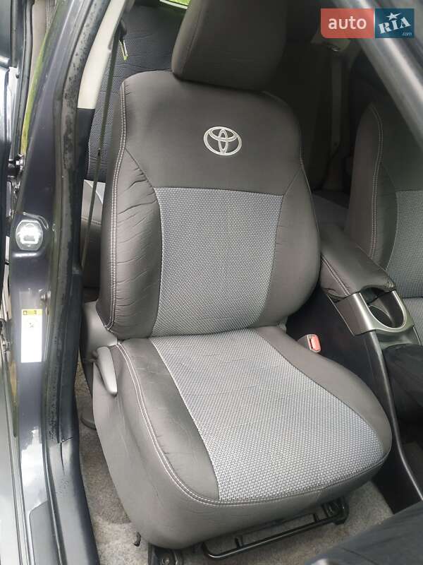 Хэтчбек Toyota Prius 2014 в Стрые