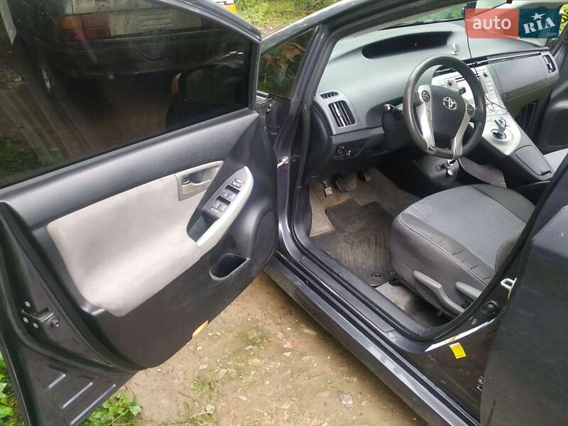 Хэтчбек Toyota Prius 2014 в Стрые
