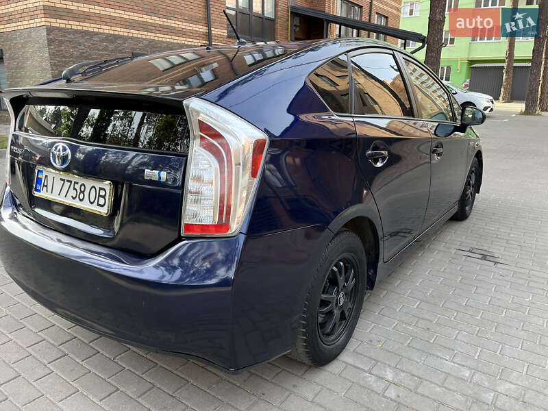 Хэтчбек Toyota Prius 2013 в Киеве