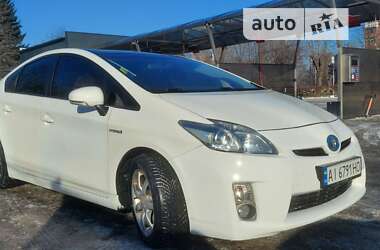 Хэтчбек Toyota Prius 2010 в 