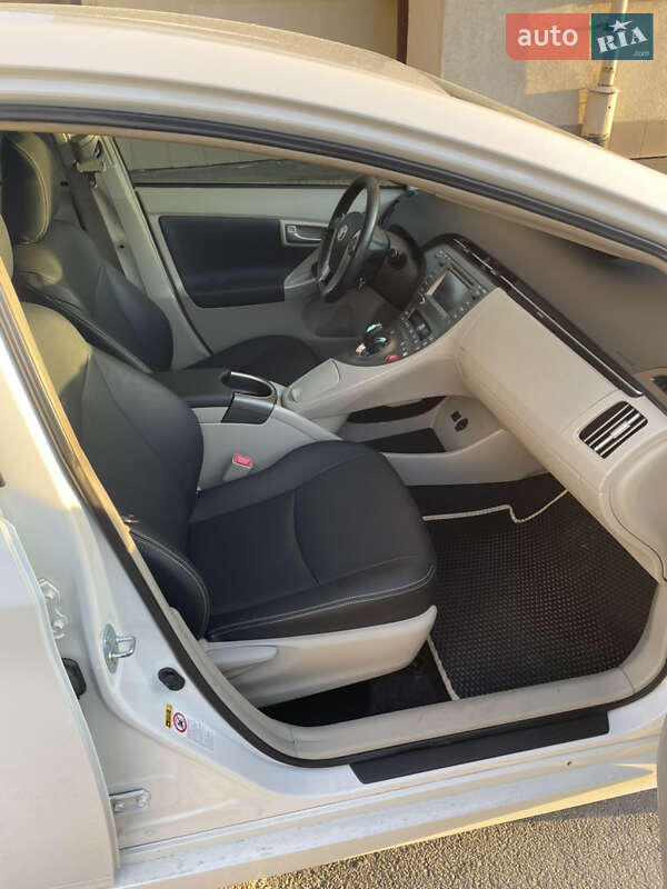 Хэтчбек Toyota Prius 2012 в Киеве