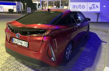 Хэтчбек Toyota Prius 2017 в Львове