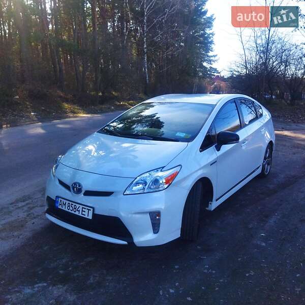 Хэтчбек Toyota Prius 2014 в Житомире