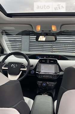 Хетчбек Toyota Prius 2017 в Києві