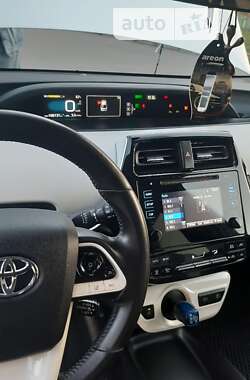 Хэтчбек Toyota Prius 2017 в Виннице