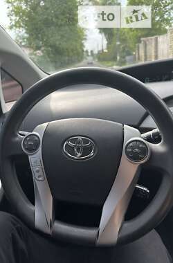 Хэтчбек Toyota Prius 2013 в Виннице