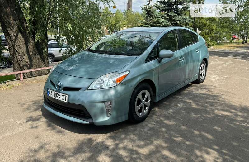 Хэтчбек Toyota Prius 2013 в Киеве