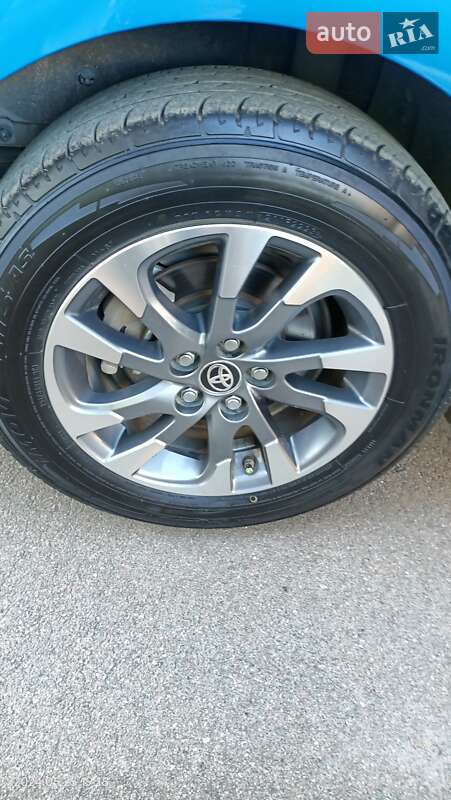 Хетчбек Toyota Prius 2019 в Чубинське