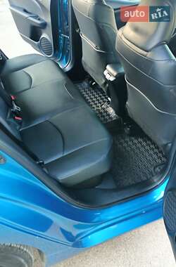 Хэтчбек Toyota Prius 2019 в 