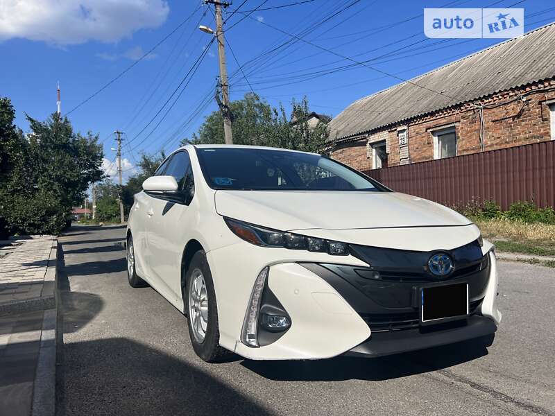 Хэтчбек Toyota Prius 2019 в Днепре