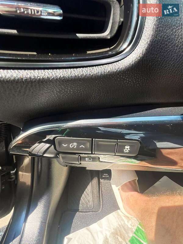 Хетчбек Toyota Prius 2017 в Києві