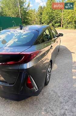 Хэтчбек Toyota Prius 2017 в Киеве