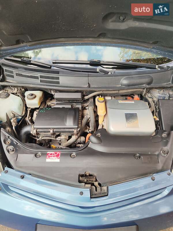 Хетчбек Toyota Prius 2005 в Павлограді
